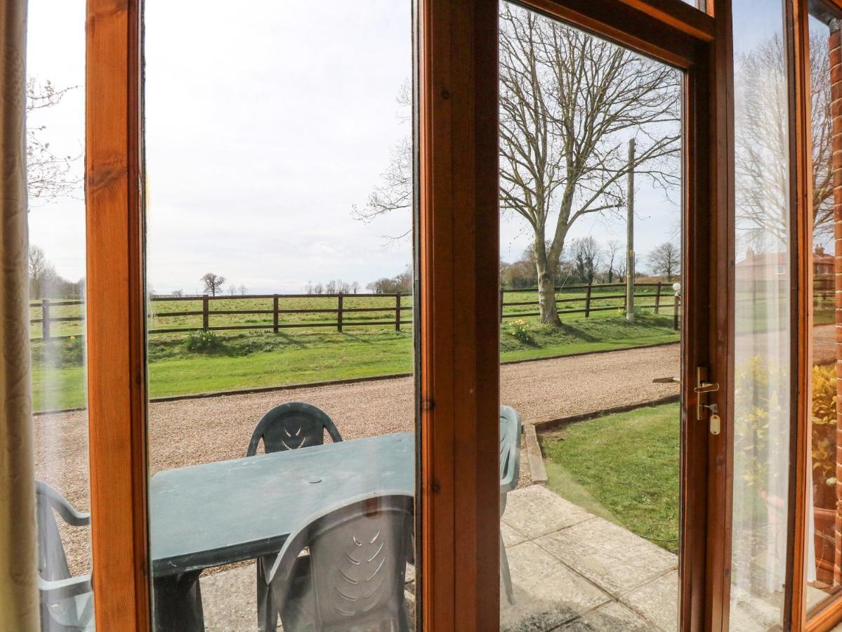 Villa Pear Tree Wood Norton Exterior foto